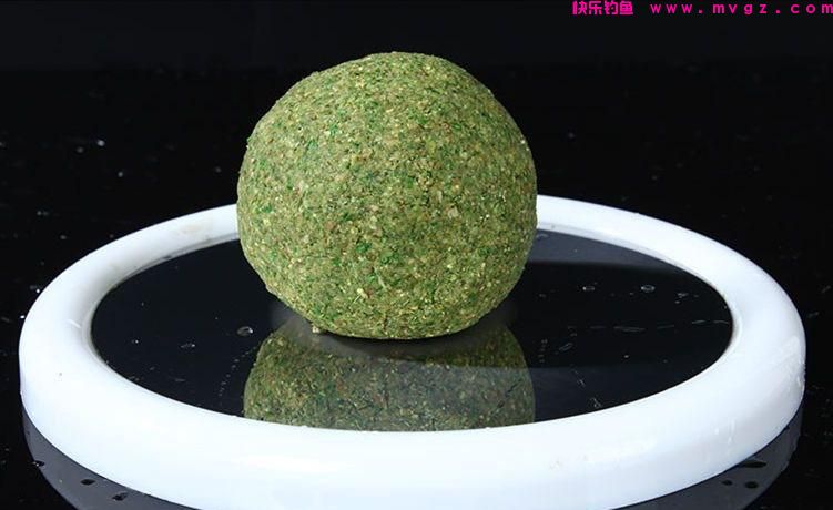 为了钓好草鱼，到处问钓法，找“秘方”，殊