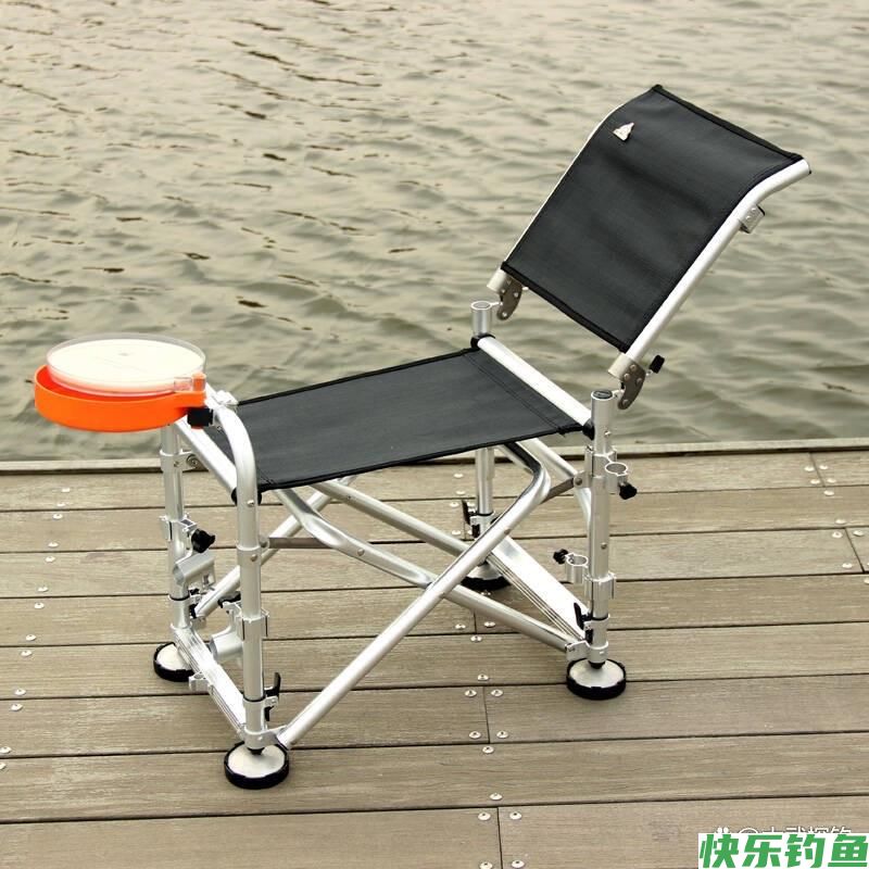 野钓台钓如何轻装上阵？选钓椅还是钓箱？