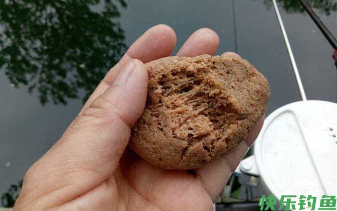 十月钓鱼用什么味型饵料？