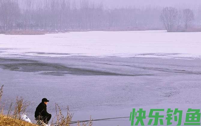 冬季钓鱼
