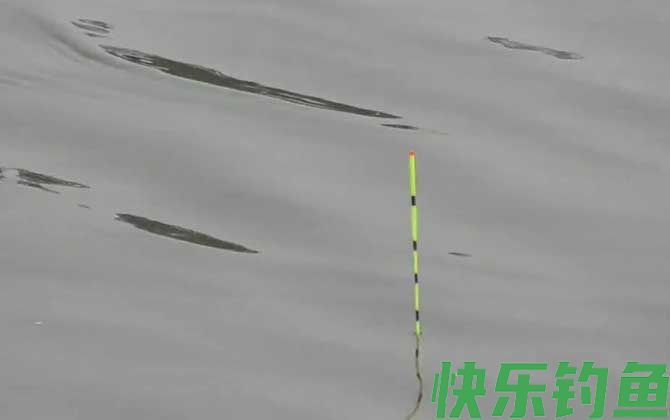 水库钓鱼