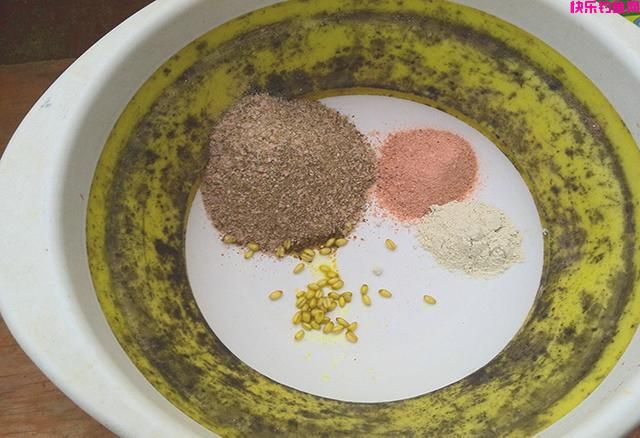 分享3套黑坑钓鱼饵料配方，用到的钓友拿走