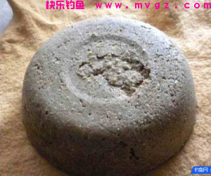 学会这3招冬天钓鲫鱼打窝技巧，再也不空军了！
