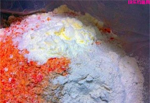野钓饵料和酒米窝料的制作过程