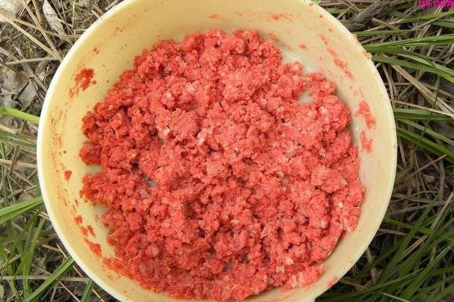 钓鱼饵料自己做，民间这几种方法，屡试不爽
