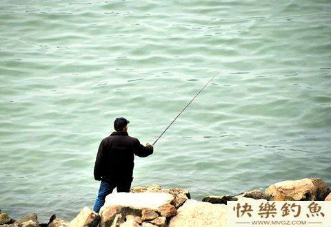 冬钓不中鱼，应该如何选择钓点？