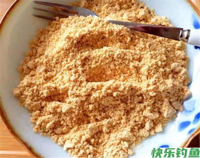 （钓鱼学堂）鲤鱼的饵料配方及注意事项！！