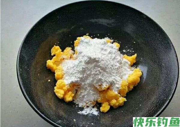 （钓鱼技巧）自制鲫鱼饵料配方，感觉更爽！